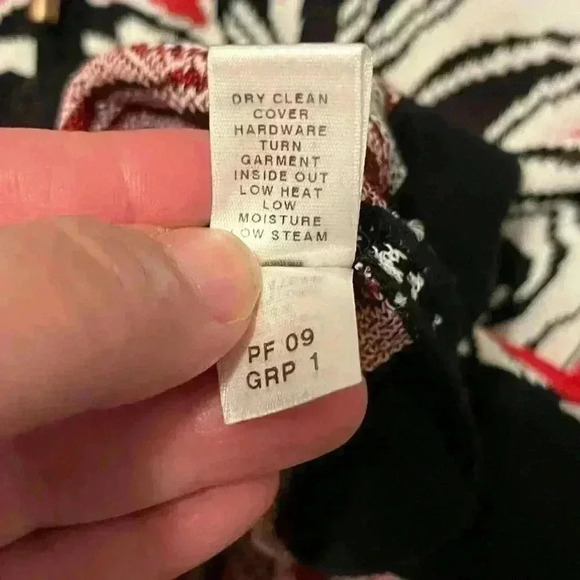 St.John (Black Label) Rose Print Knit 3/4 Sleeve Cardigan Size P - Picture 10 of 14